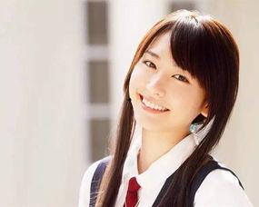 娱乐吃瓜酱一见钟情,一见钟情，揭秘明星甜蜜邂逅背后的故事